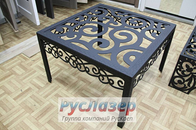 Уличный столик на заказ